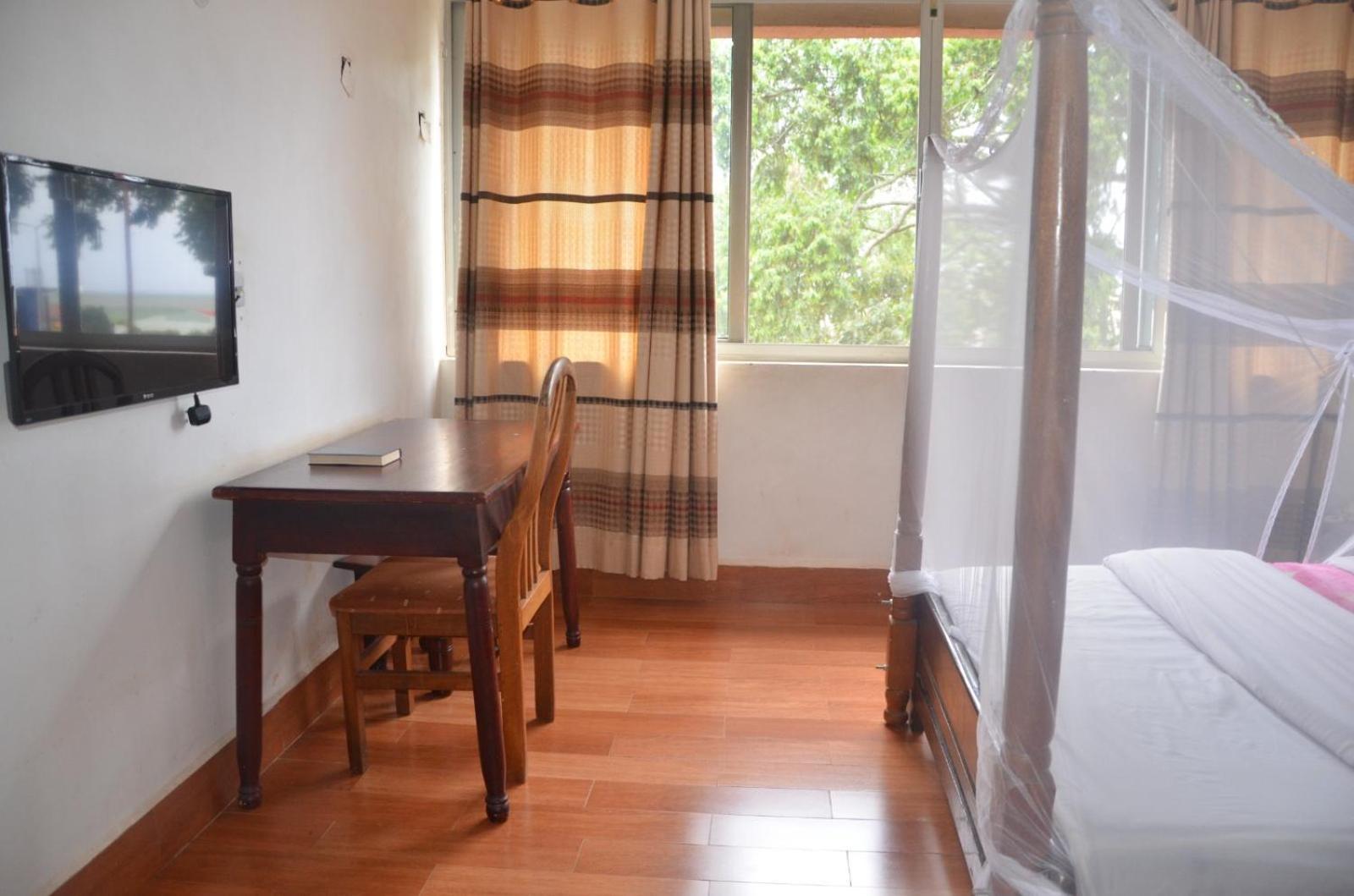 Entebbe Flights Motel Buitenkant foto