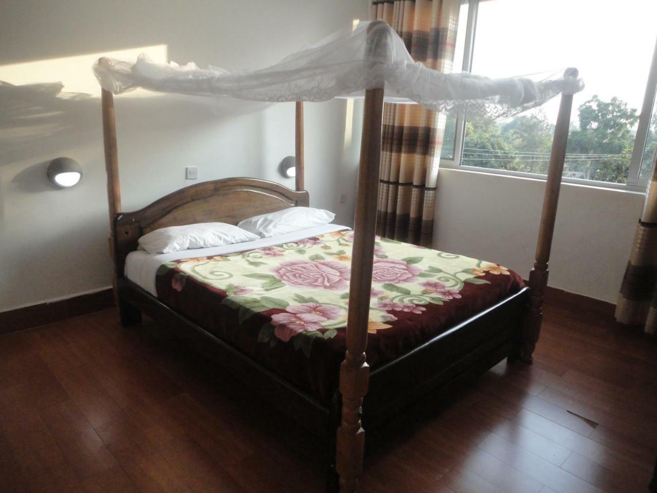 Entebbe Flights Motel Buitenkant foto