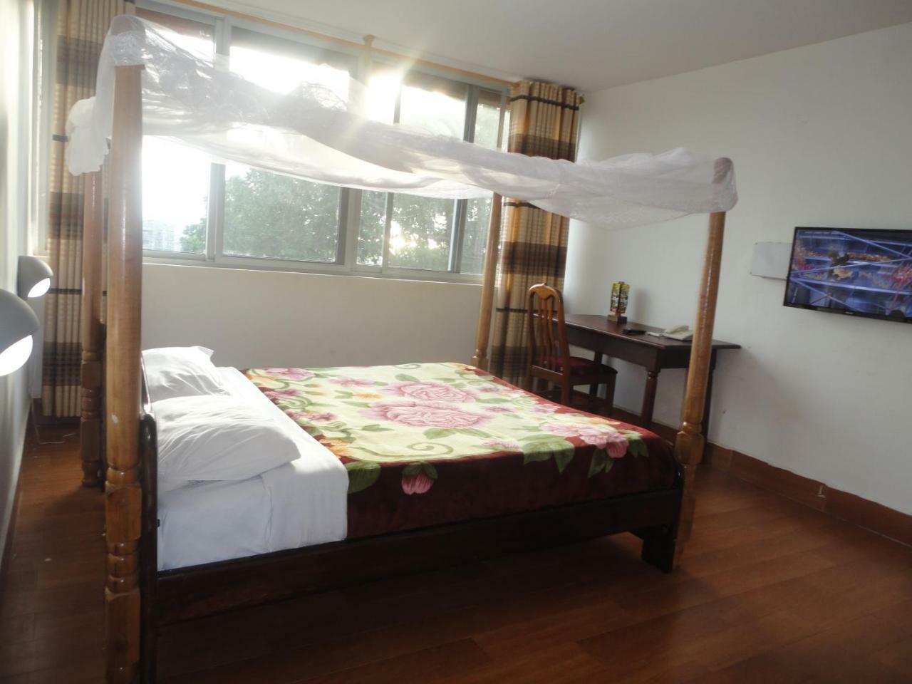 Entebbe Flights Motel Buitenkant foto