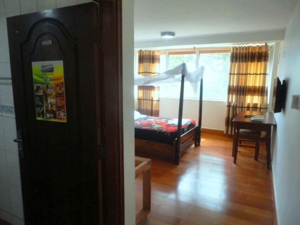 Entebbe Flights Motel Buitenkant foto